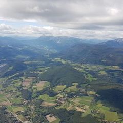 Verortung via Georeferenzierung der Kamera: Aufgenommen in der Nähe von Gemeinde Grafenbach-Sankt Valentin, Österreich in 1800 Meter